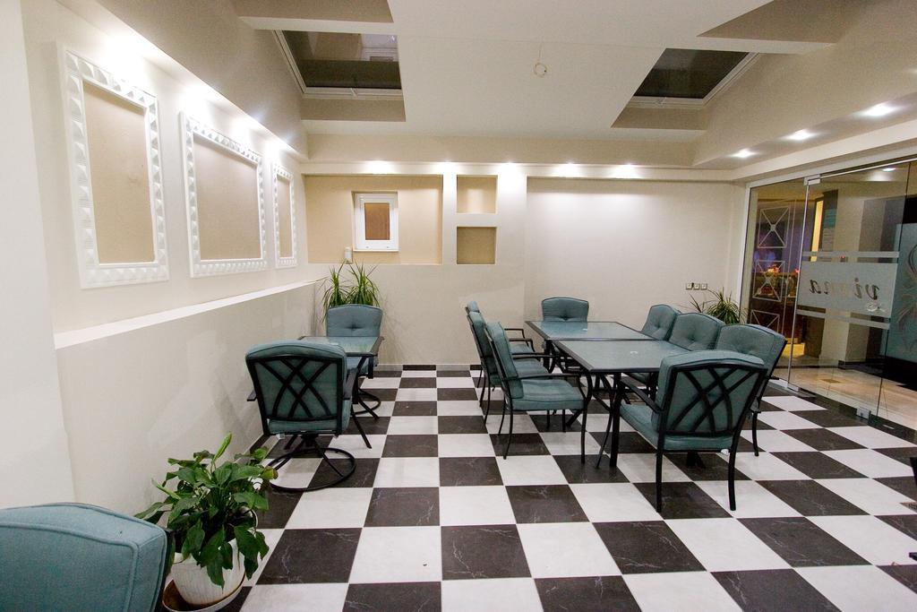 Hotel Viana Лутра-Едіпсу Екстер'єр фото