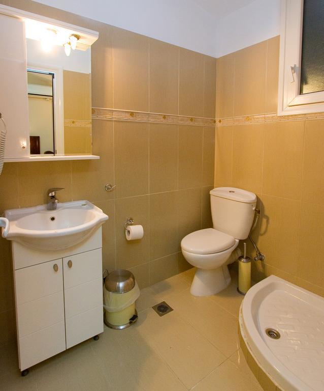 Hotel Viana Лутра-Едіпсу Екстер'єр фото
